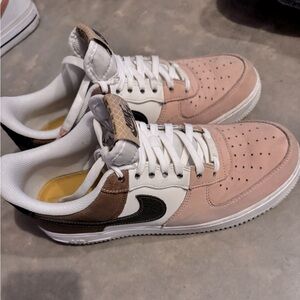 Men’s Nike Air Force “Neapolitan”